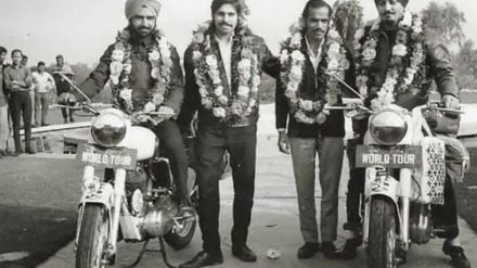५३ वर्षांपूर्वी बाईकवरून जग फिरण्यासाठी निघालेले पहिले भारतीय रायडर्स [Photo credit : Instagram - @kalakaar_moto_trails]