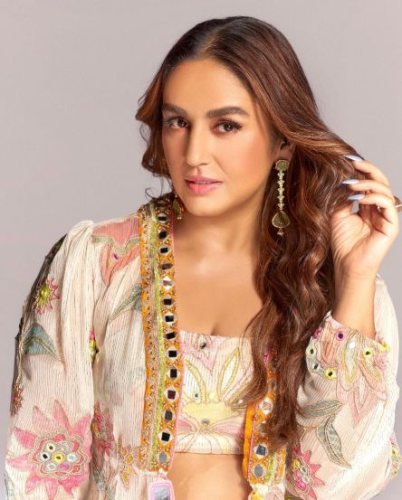 Huma Qureshi seen in sonakshi sinha wedding with rumored boyfriend Rachit Singh