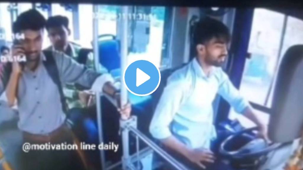 Driver sleeping in moving bus dangerous Accident