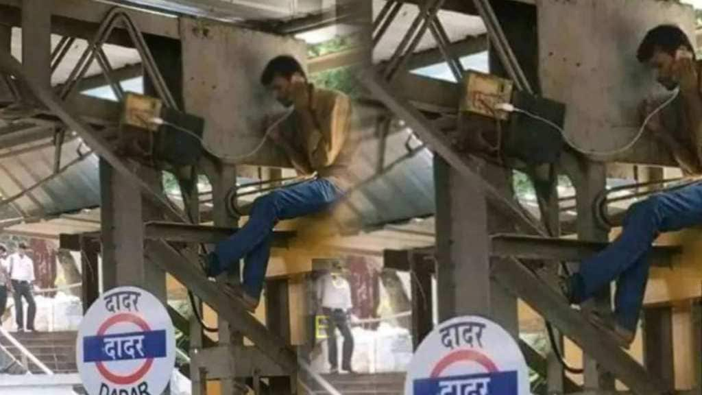 young man's talk on call with girlfriend at Dadar station