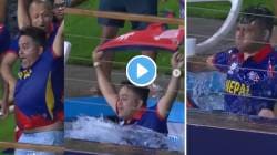 तौहीद हृदोयच्या विकेटनंतर नेपाळी चाहत्याच्या आनंदाला उरला नाही पारावार, स्विमिंग पूलमध्ये उडी मारल्याचा VIDEO व्हायरल