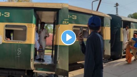 Pakistan railway station Video