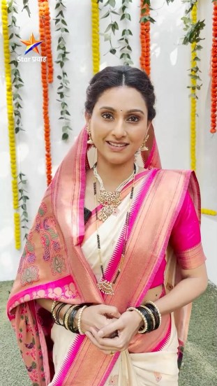 Reshma Shinde Saree Look