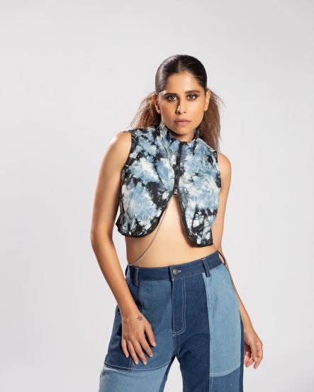 Sai Tamhankar T-Shirt Skirt Look