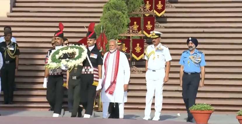 narendra modi at rajghat