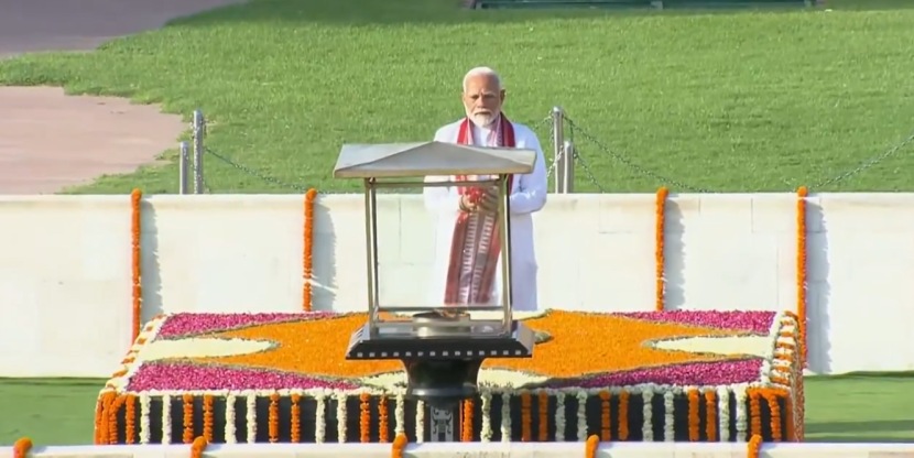 narendra modi at rajghat