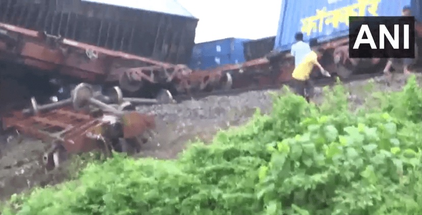 Kanchenjunga Express- Goods Train Accident West Bengal Updates in Marathi
