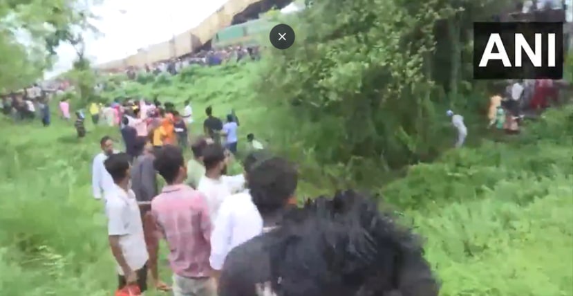 Kanchenjunga Express- Goods Train Accident West Bengal Updates in Marathi
