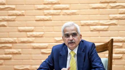 positive on gdp growth working to bring inflation under control says rbi governor shaktikanta das