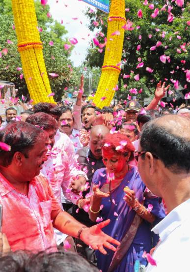 Supporters given a warm welcome to Newly elected Baramati MP Supriya Sule