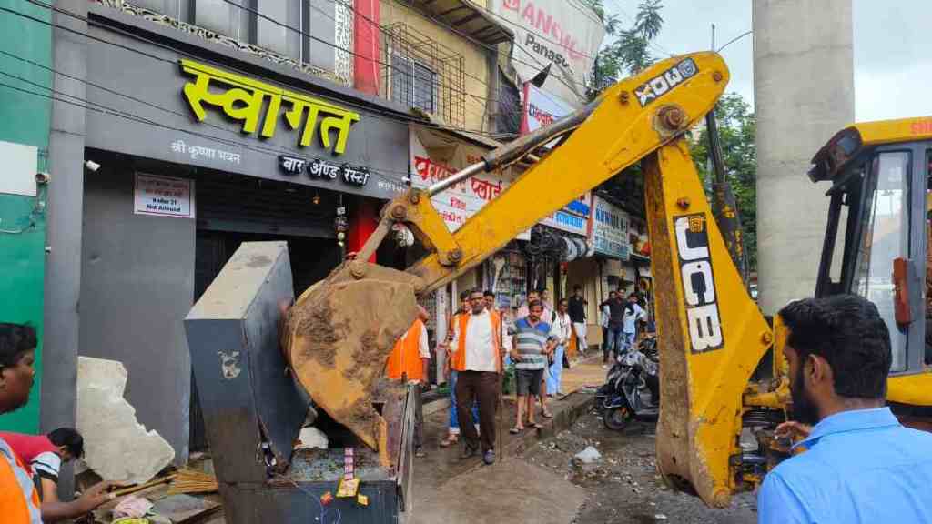 Thane Municipal corporation, Thane Municipal Corporation action against Illegal Pubs and Bars, Anti encroachment campaign of thane municipal corporation, chief minister Eknath shinde order action against illegal pubs, thane news,