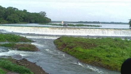 Citizens of Ambazari Layout area questioned that an unauthorized statue near Ambazari Lake in Nagpur is not being demolished despite causing floods Nagpur