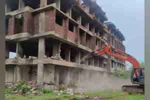 Kalyan, Illegal Four Storey Building Demolished in kalyan, Dawadi Village, illegal building demolished in kalyan Despite Heavy Rain,