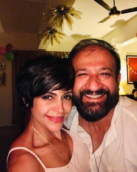 mandira bedi hosting cricket world cup