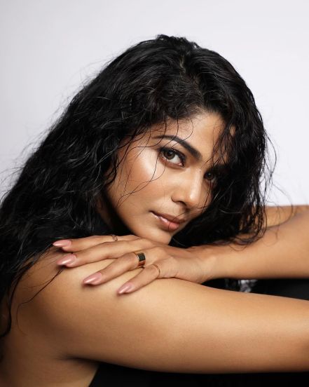 Pooja Sawant Photoshoot in black deepneck dress photos of bold look viral on social media