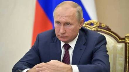 vladimir putin offers immediate ceasefire if ukraine abandons nato plans