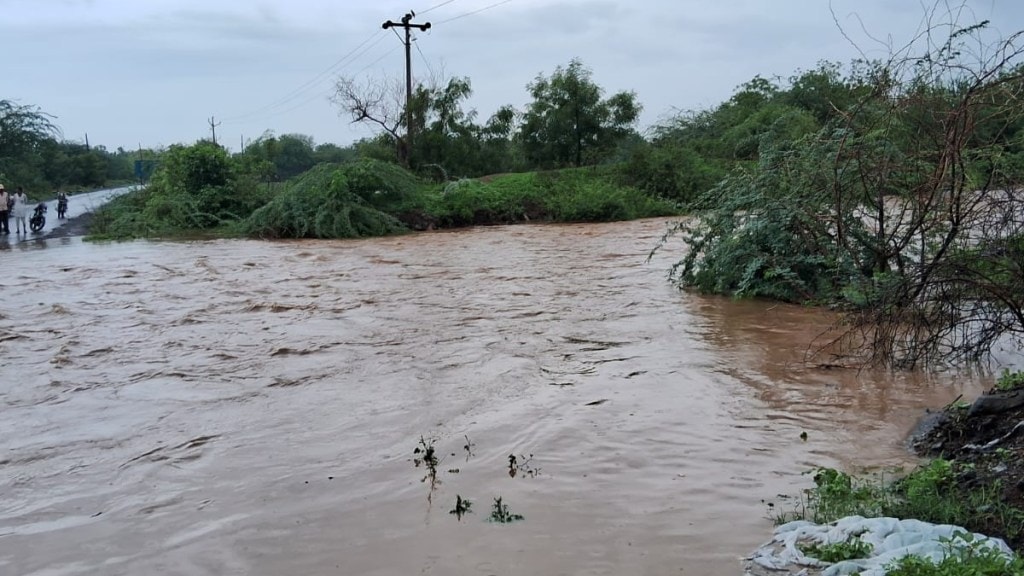 Heavy rain in Solapur district has flooded rivers and streams