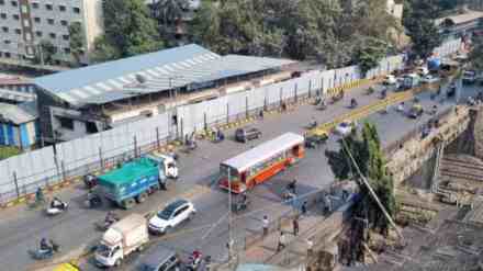 Heavy Vehicles Ban on sion railway over bridge, sion railway over bridge, sion railway over bridge Demolition Postponed, Demolition Postponed Indefinitely, sion news,