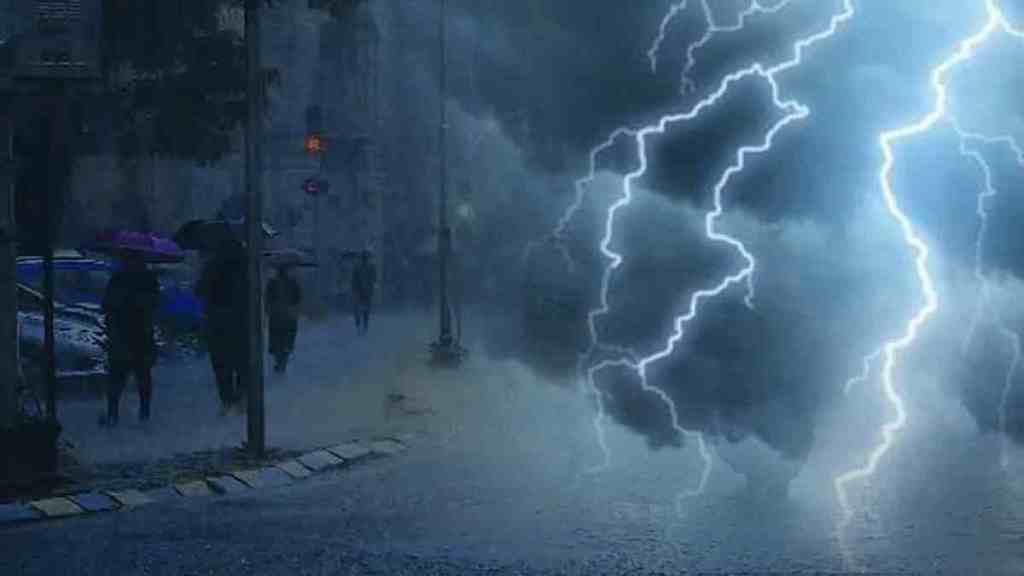 Stormy Rains in Nashik, Lightning Kills 20 Year Old Youth, person died due to Shed Collapsed, two person died in nashik due to Stormy Rains, Stormy Rains news,