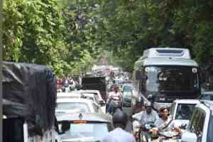 Traffic Chaos in Nagpur, Traffic Chaos in Ambazari Area Nagpur, Ambazari Area Citizens Demand Ban on Heavy Vehicles, Nagpur heavy traffic, Devendra fadnavis, nitin Gadkari, Nagpur news, traffic news,