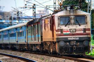 western railway services between virar to dahanu disrupted due to locomotive failure of goods train