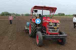 Akola, Driverless Tractor, Farmer used German Technology with Driverless Tractor in akola, Driverless Tractors for Soybean Sowing, Driverless Tractors, German technology,