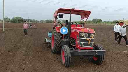 Akola, Driverless Tractor, Farmer used German Technology with Driverless Tractor in akola, Driverless Tractors for Soybean Sowing, Driverless Tractors, German technology,