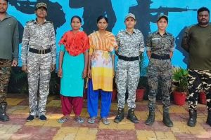 Surrender of two famous women naxalites with a reward of 16 lakhs