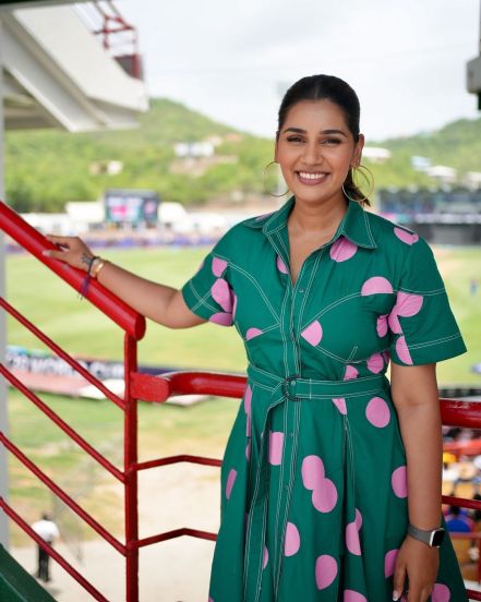 sanjana-Ganesan-jasprit-bumrah-net-worth-sports-anchor

