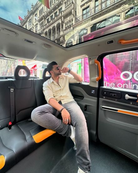 tejasswi-prakash-karan-kundrra-london-vacation