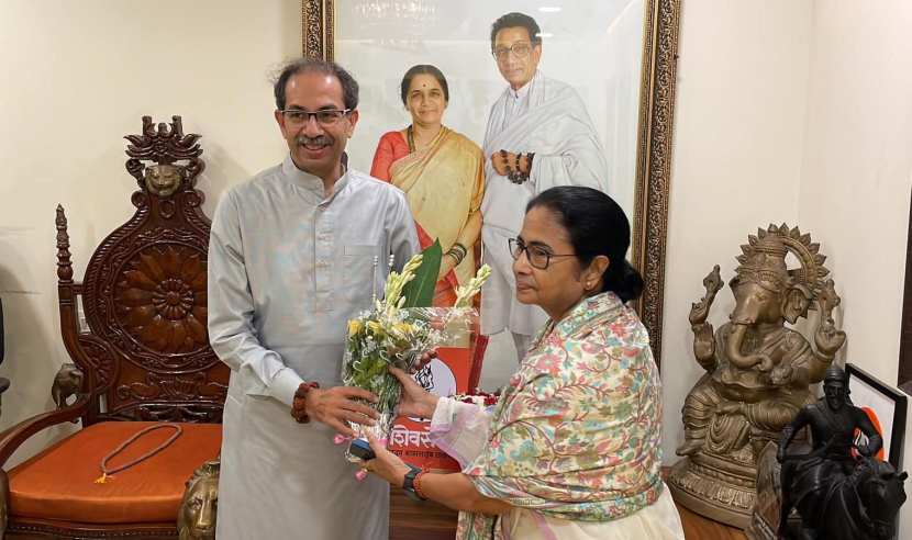 cm mamta banerjee meets uddhav theckeray at matoshri 