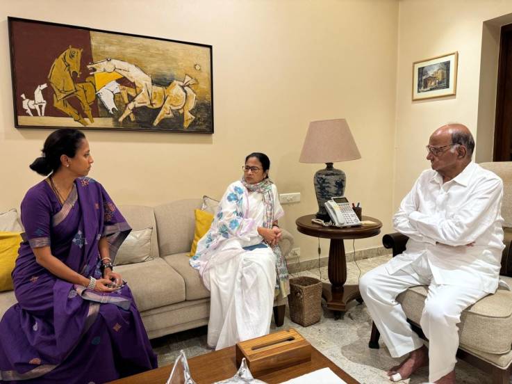 supriya sule, mamta banerjee and sharad pawar