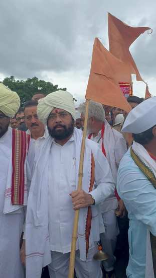 cm Eknath shinde in pandharpur wari