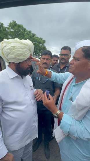 cm Eknath shinde in pandharpur wari