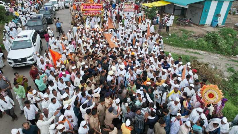 cm Eknath shinde in pandharpur wari