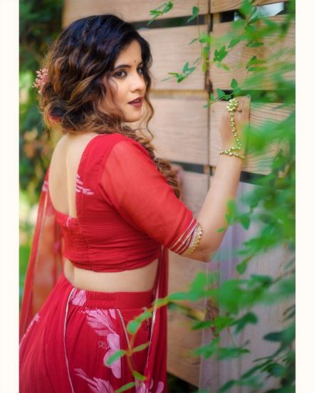 Amruta Deshmukh Red Saree Look