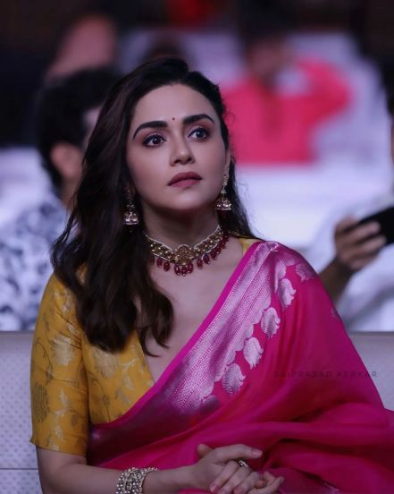 Amruta Khanvilkar Dharmaveer 2 Trailer Launch