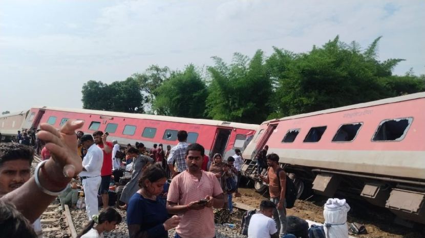 Dibrugarh Express derail in Gonda