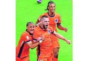 Netherlands in the semi finals of the Euro tournament after two decades