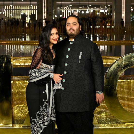 Anant Ambani and Radhika Merchant Wedding Kim Kardashian, Khloe Kardashian receive a desi welcome photos viral