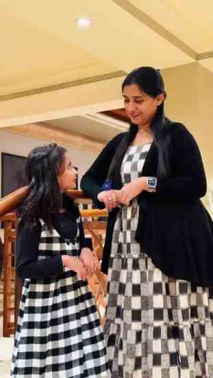 Myra Vaikul Twinning With Mother