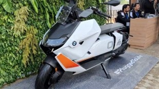 Bmw Ce 04 Electric Scooter Launched In India know about price features and other detail