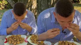 Andre Ortolf setting a record Break 44 walnuts in Just One minute using his teeth The Guinness World Record Shared The Video