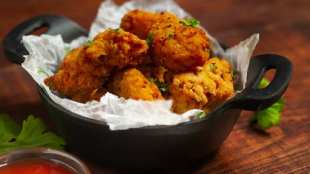 Instantly make nutritious and spicy Moong Dal Bhaji