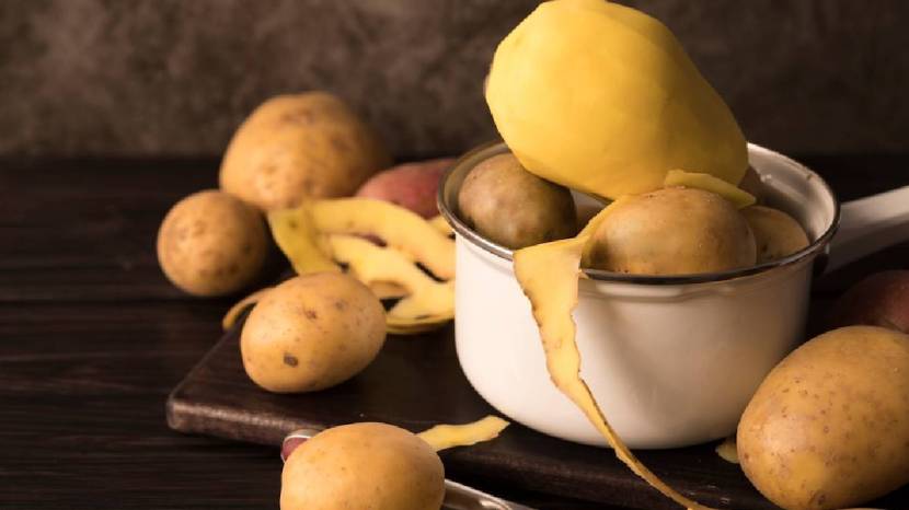 Potato Peels Into Useful Household Solutions You can use Six ways Of potato peel to clean household things know tips and tricks 