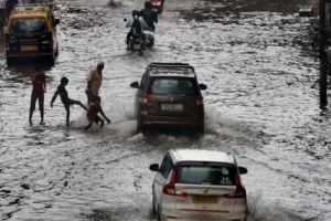 "Can Only Happen In India": Australian Woman On Uber Driver Navigating Flooded Mumbai Street