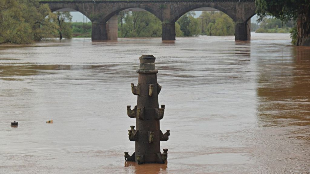 Slight drop in water level in Kolhapur Jambre project was filled to the brim