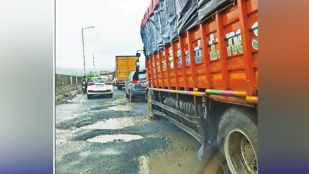 Mumbai Nashik highway is delayed for six hours to cover two hours due to pothole