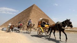 ४५०० वर्षांपूर्वी कोणी बांधले इजिप्तमधले पिरॅमिड?
