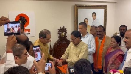 Former MLA Ramesh Kuthe joins Shiv Sena Thackeray faction